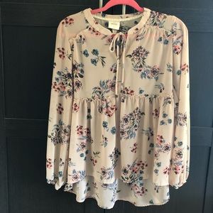 Women’s pale pink floral blouse size S